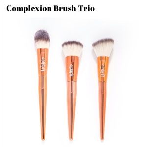 Contour brushes